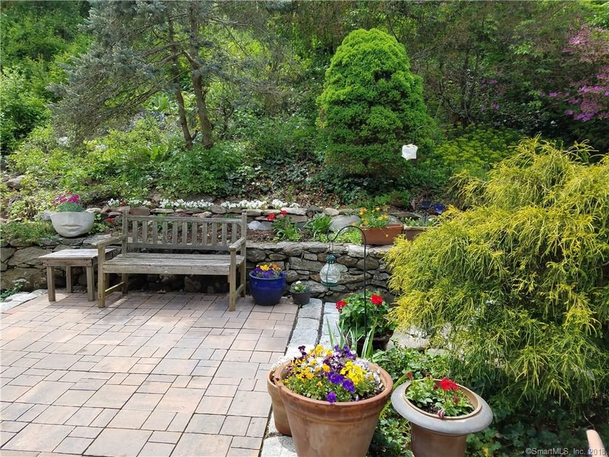 194 Heritage Village unit A, Southbury, CT 06488 - photo 1