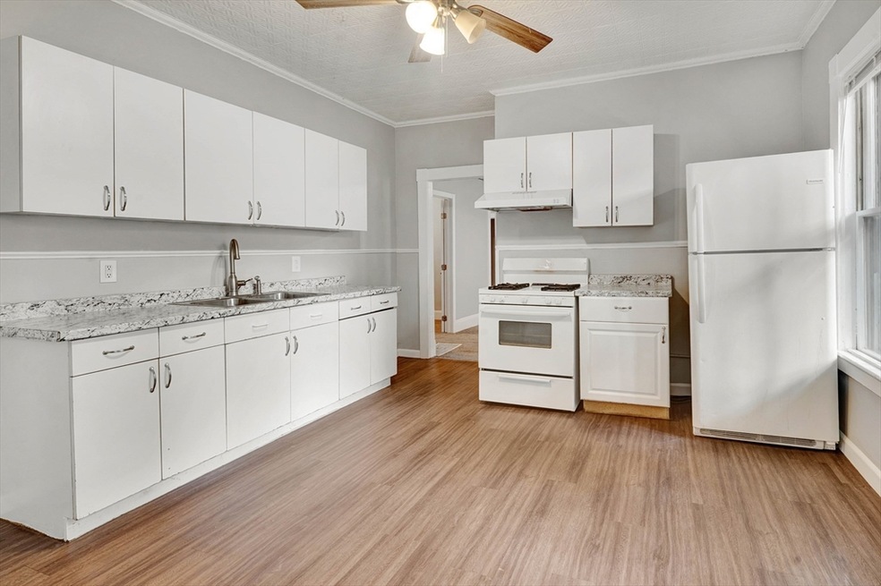 27 Puffer St unit 27, Lowell, MA 01851 - photo 1