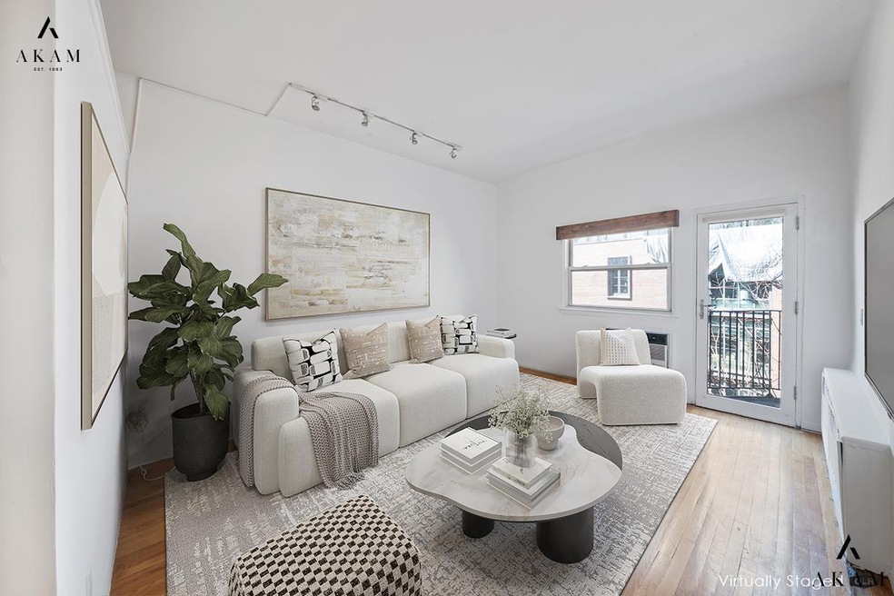 211 Thompson St unit 4-C, New York, NY 10012 - photo 1