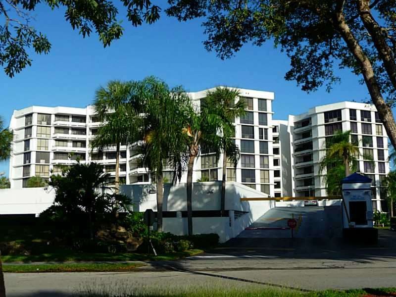 13951 Kendale Lakes Cir unit 309A, Miami, FL 33183 - photo 1