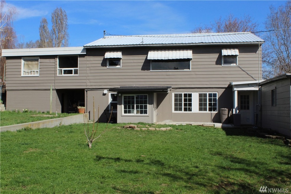 620 N Gale Place, East Wenatchee, WA 98802 - photo 1