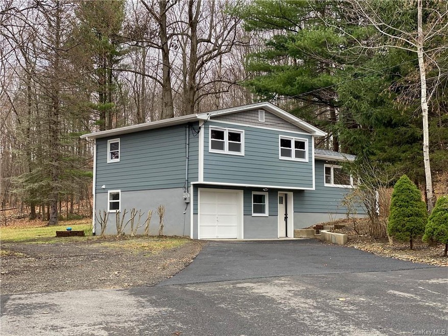 31 Amato Ln, Highland, NY 12528 - photo 1