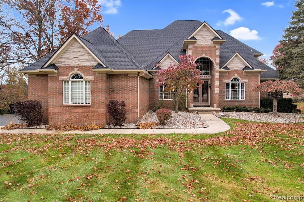 10088 Rosemarie Run unit 12, Brighton, MI 48114 - photo 1