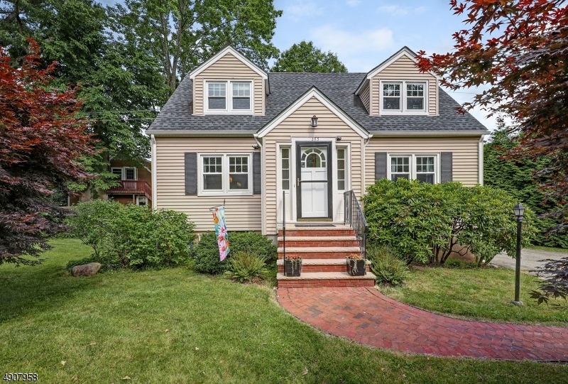 263 Reynolds Ave, Parsippany, NJ 07054 - photo 1