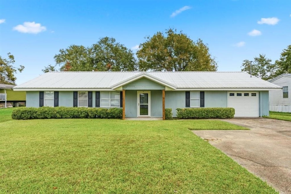 2504 Bonito Dr, Lake Charles, LA 70605 - photo 1