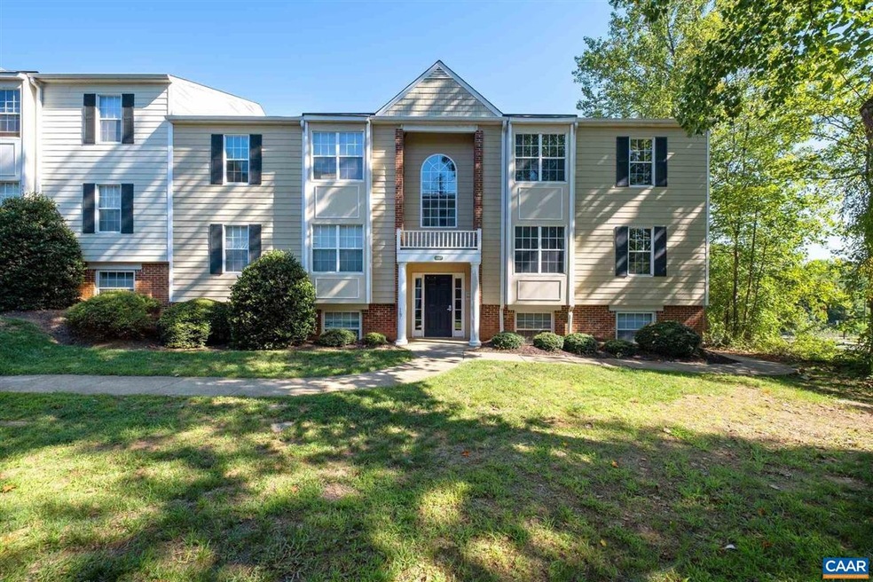 1207 Villa Ln unit F, Charlottesville, VA 22903 - photo 1