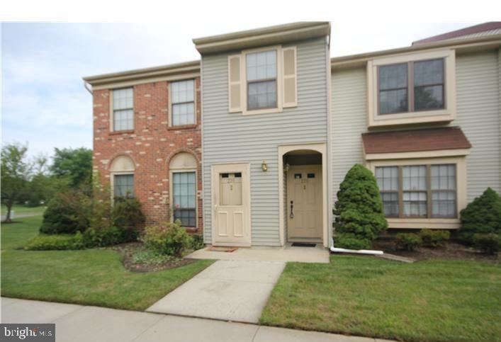 226 Wyndham Place, Trenton, NJ 08691 - photo 1