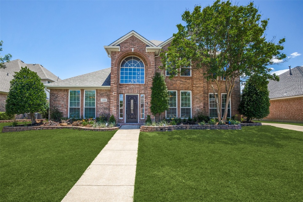 1200 Crestview Dr, Bedford, TX 76021 - photo 1