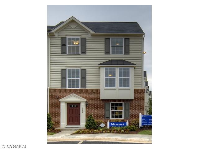 Exterior Front - END UNIT