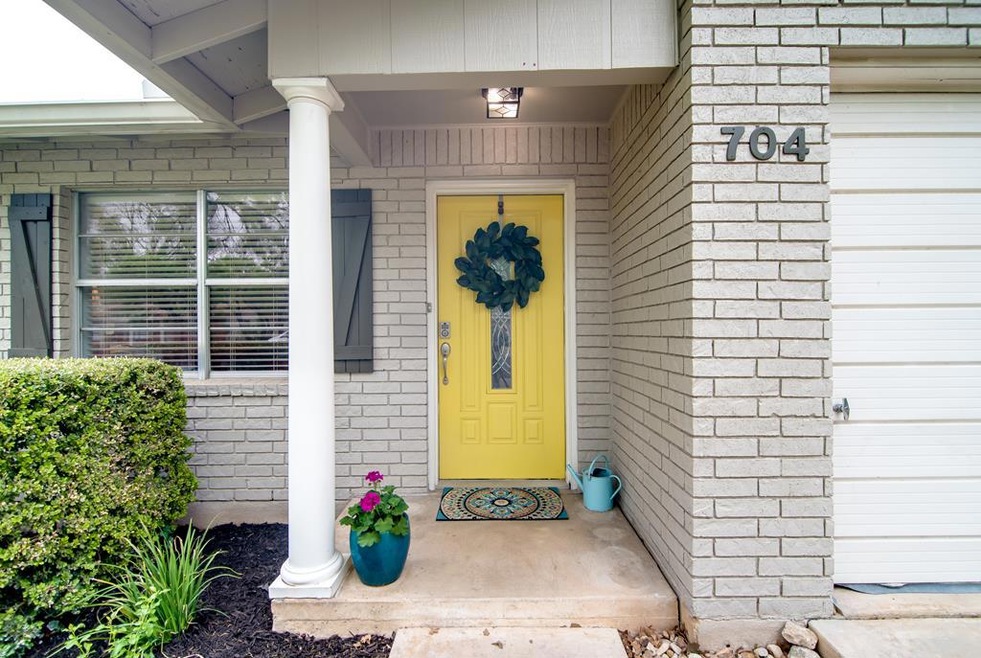 704 Sunset St, Fredericksburg, TX 78624 - photo 1