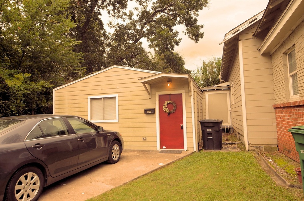 824 W 19th St unit A, Houston, TX 77008 - photo 1