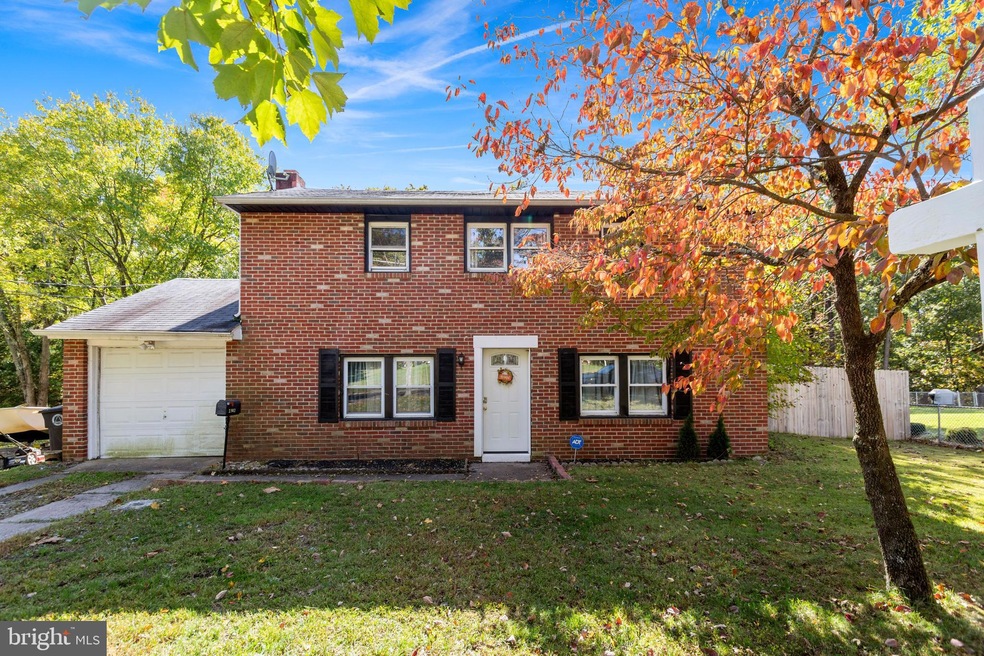 2302 S Cuthbert Dr, Lindenwold, NJ 08021 - photo 1