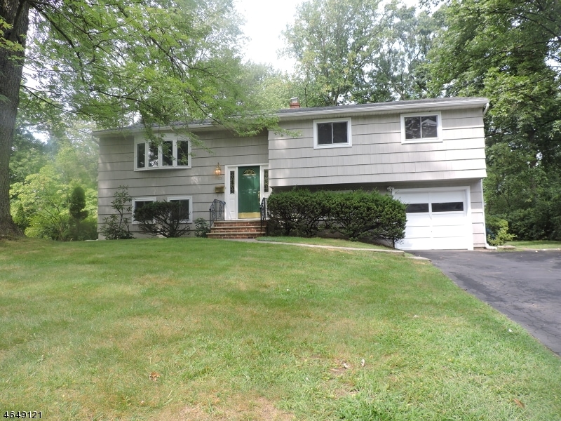 103 Falcon Rd, Livingston, NJ 07039 - photo 1