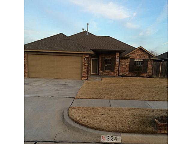 524 Loyd Ln, Moore, OK 73160 - photo 1