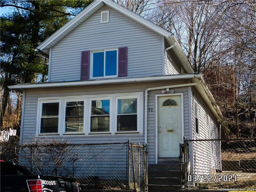 71 Oak St, Waterbury, CT 06704 - photo 1
