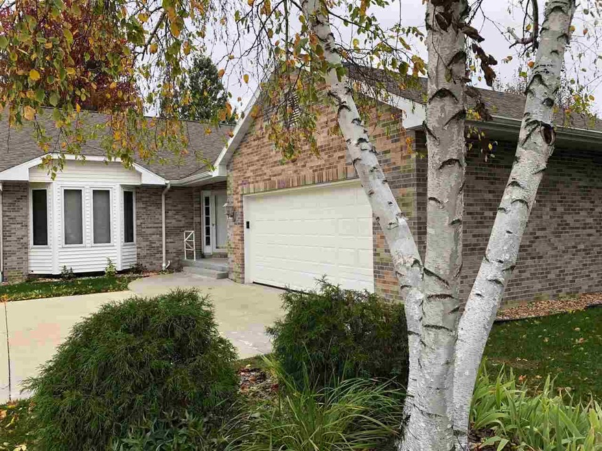 3025 Pheasant Dr unit B, Cedar Falls, IA 50613 - photo 1