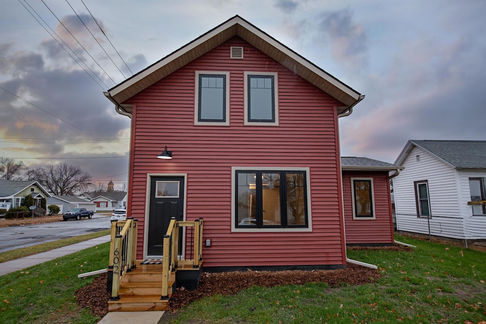 602 8th St E, Winona, MN 55987 - photo 1