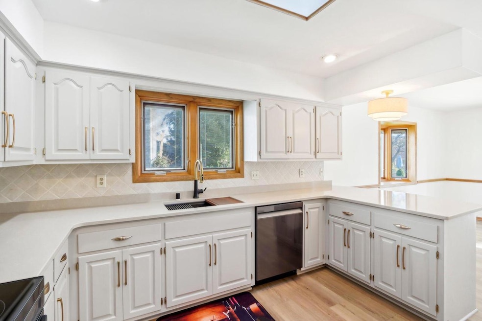 W Marietta Dr-012