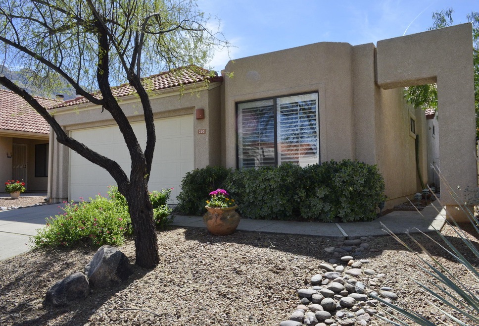 210 E Highcourte Ln, Tucson, AZ 85737 - photo 1