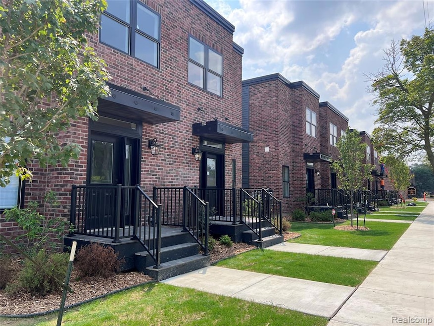 211 W 5th St, Flint, MI 48502 - photo 1