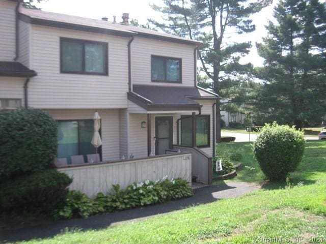 136 Cottonwood Rd unit 136, Newington, CT 06111 - photo 1