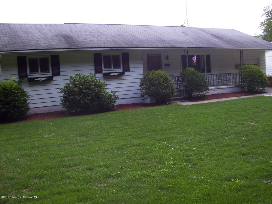 738 Lincoln Ave, Jermyn, PA 18433 - photo 1