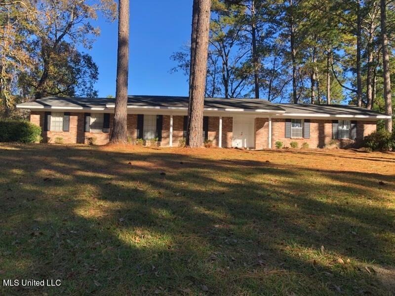 5 Pinecrest Place, Laurel, MS 39440 - photo 1