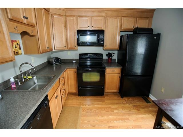 3 Watch Hill Cir unit 3, Cromwell, CT 06416 - photo 1