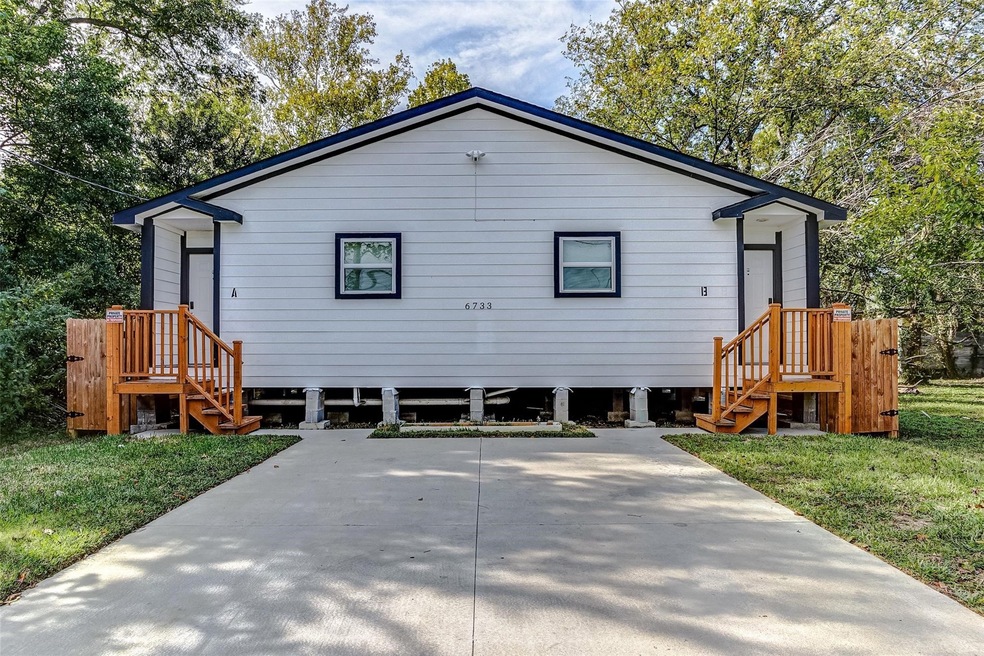 6733 Knox St unit A, Houston, TX 77091 - photo 1