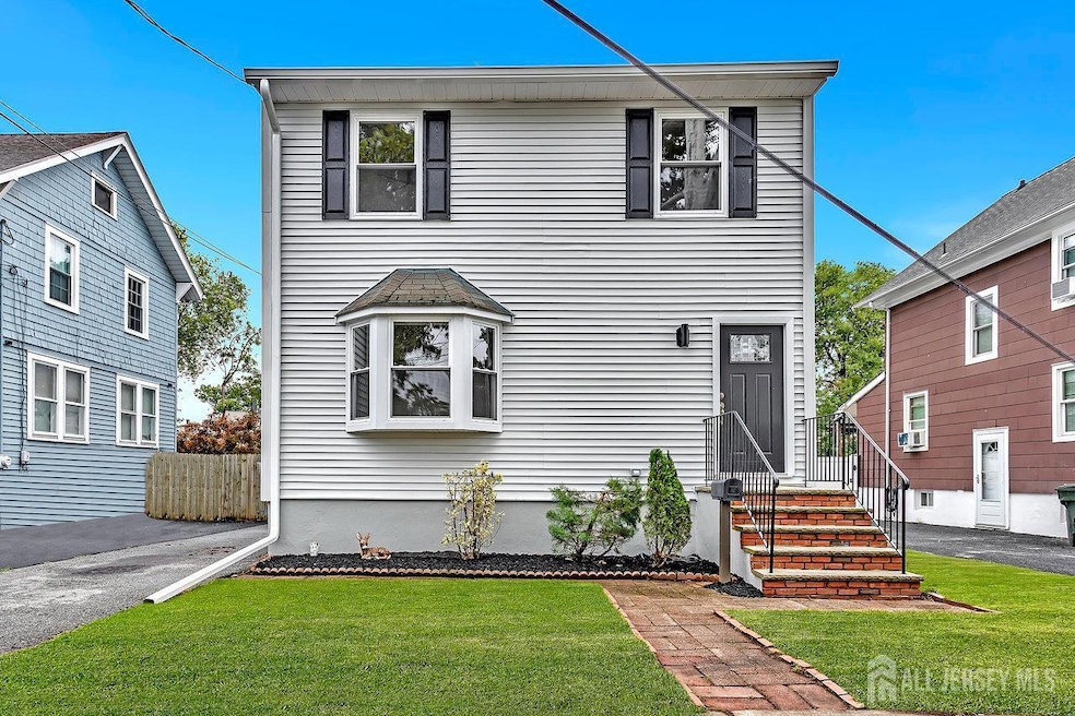 Under Contract $499,900 • Co-Listing Agent