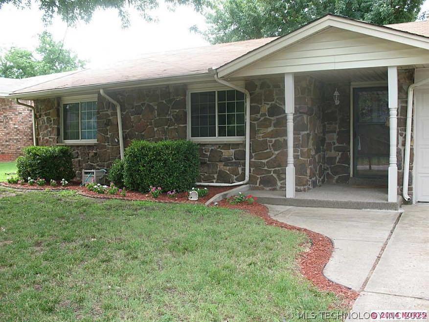 1721 W Vandalia St, Broken Arrow, OK 74012 - photo 1