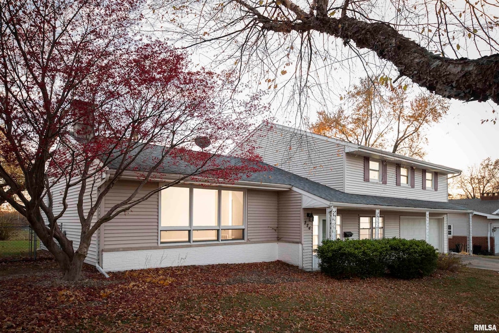 324 W Ivy Ln, Peoria, IL 61614 - photo 1