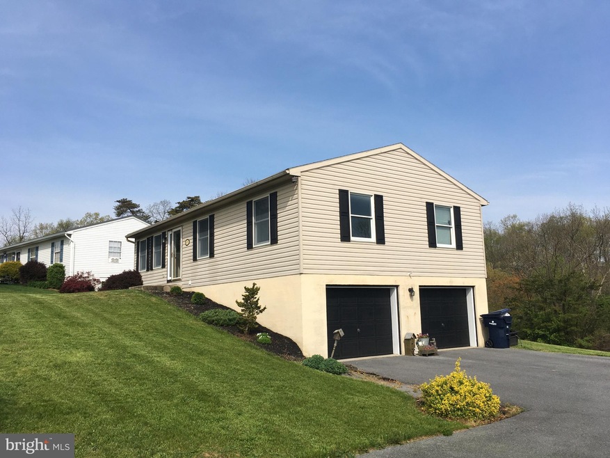 4119 Heiple Ct, Greencastle, PA 17225 - photo 1
