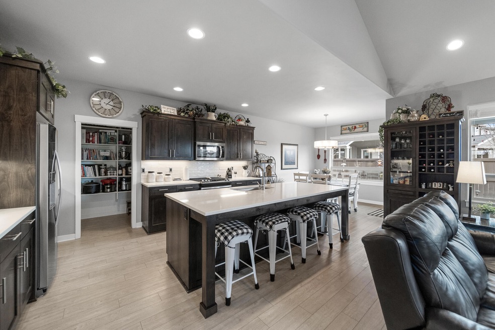 3672 SW Coyote Ln-9