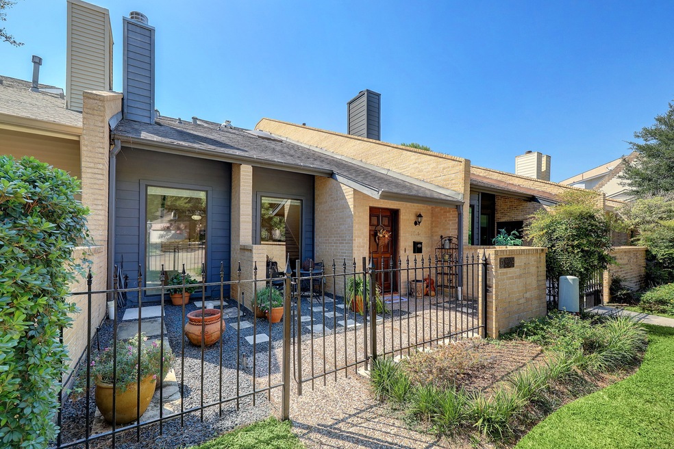 9664 Longmont Dr, Houston, TX 77063 - photo 1