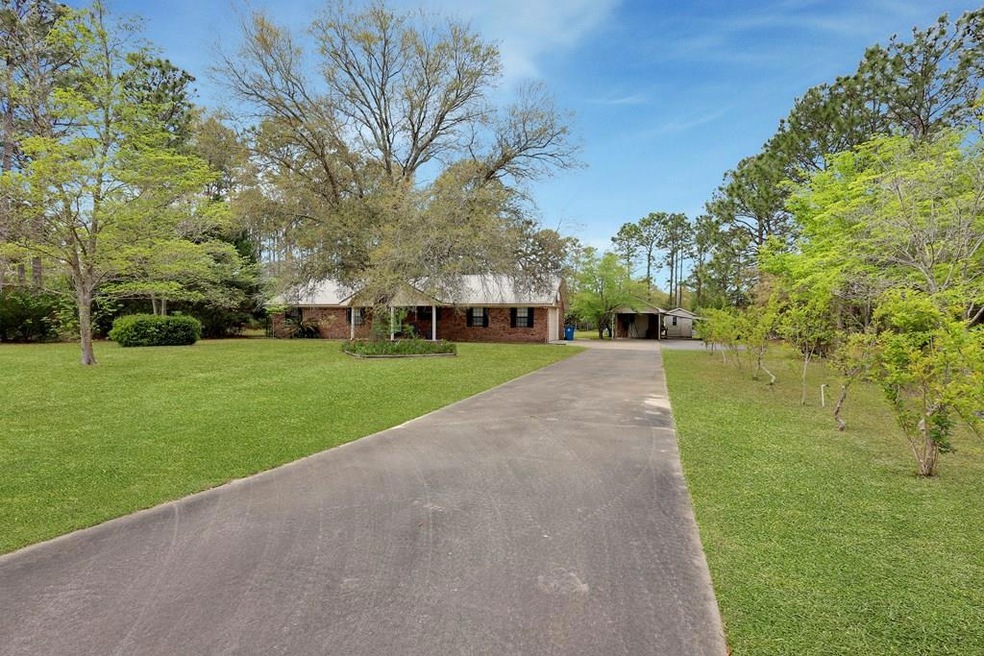 1279 Spring Grove Rd, Jesup, GA 31545 - photo 1