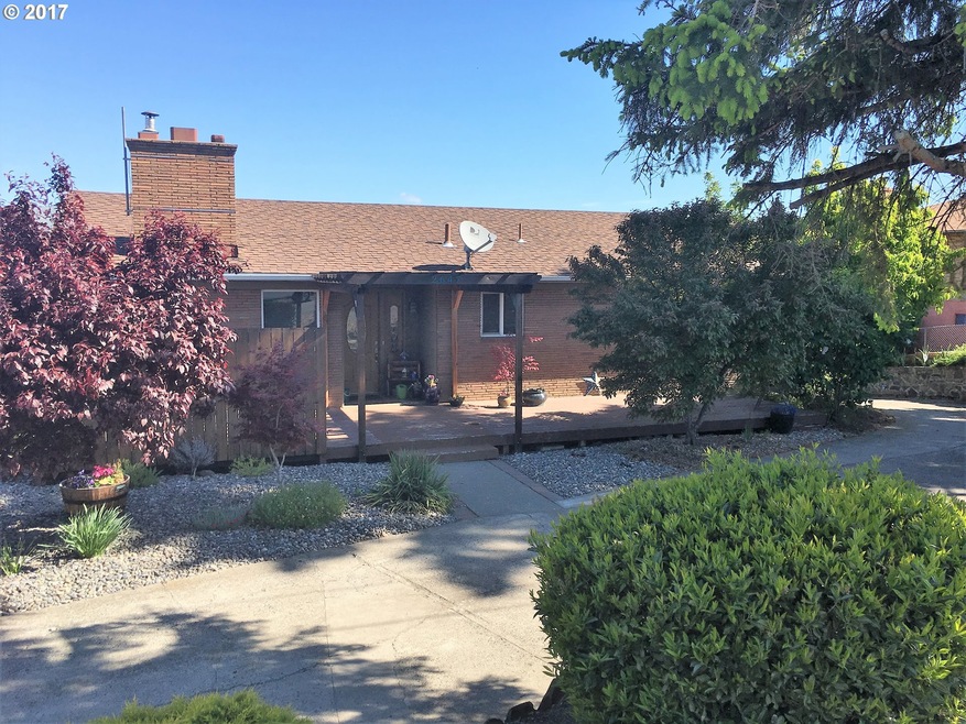 unlisted-address, the Dalles, OR 97058 - photo 1