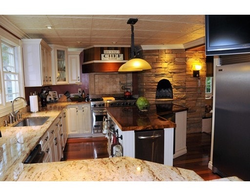 79 Littles Ave, Pembroke, MA 02359 - photo 1