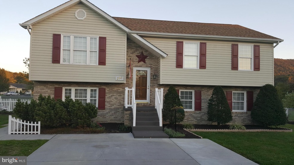 296 Duke Cir, Strasburg, VA 22657 - photo 1