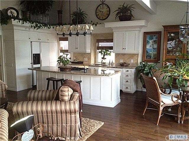 Charming,cozy yet open floorplan- great for entert
