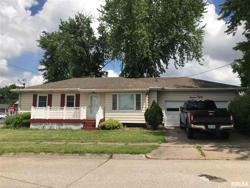 1680 W 37th St, Davenport, IA 52806 - photo 1