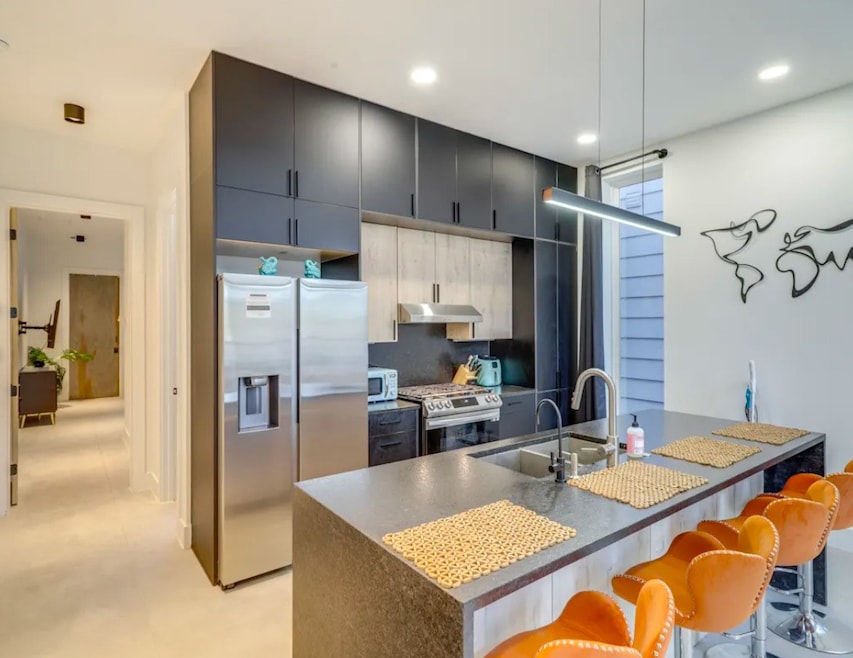 2205 Staples St unit B, Houston, TX 77026 - photo 1