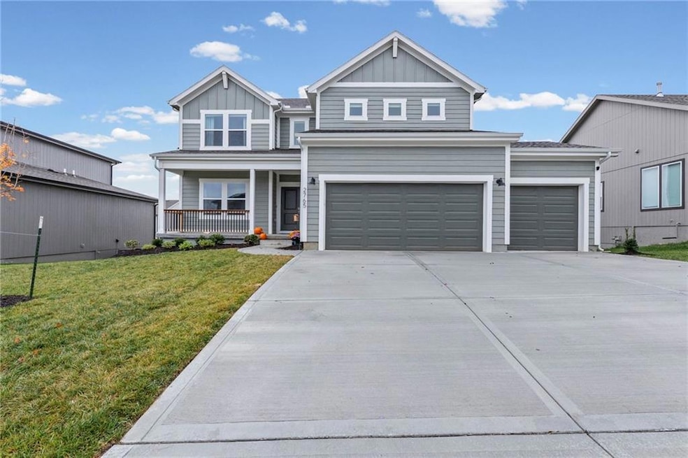 2765 SW 11th St, Lee's Summit, MO 64081 - photo 1