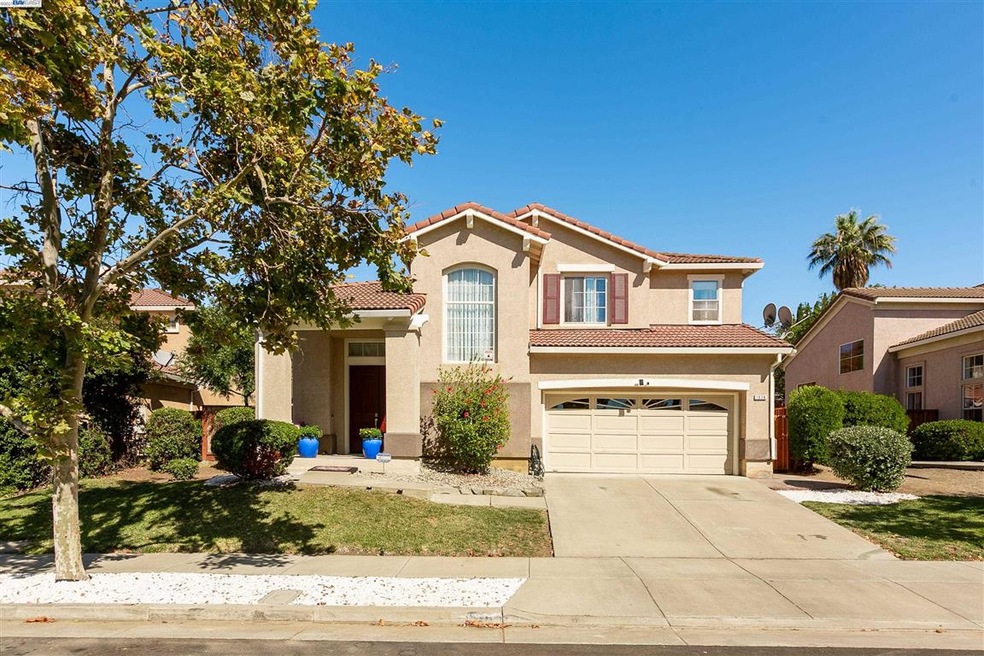 Sold $2,025,000 • Co-Listing Agent