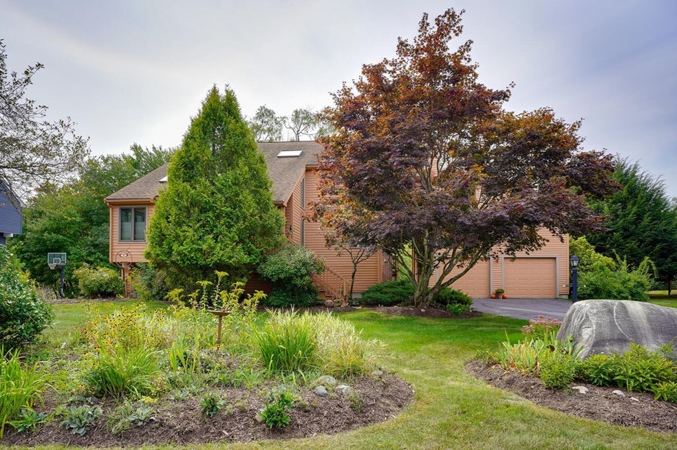 8 Kara Ann Dr, Framingham, MA 01701 - photo 1