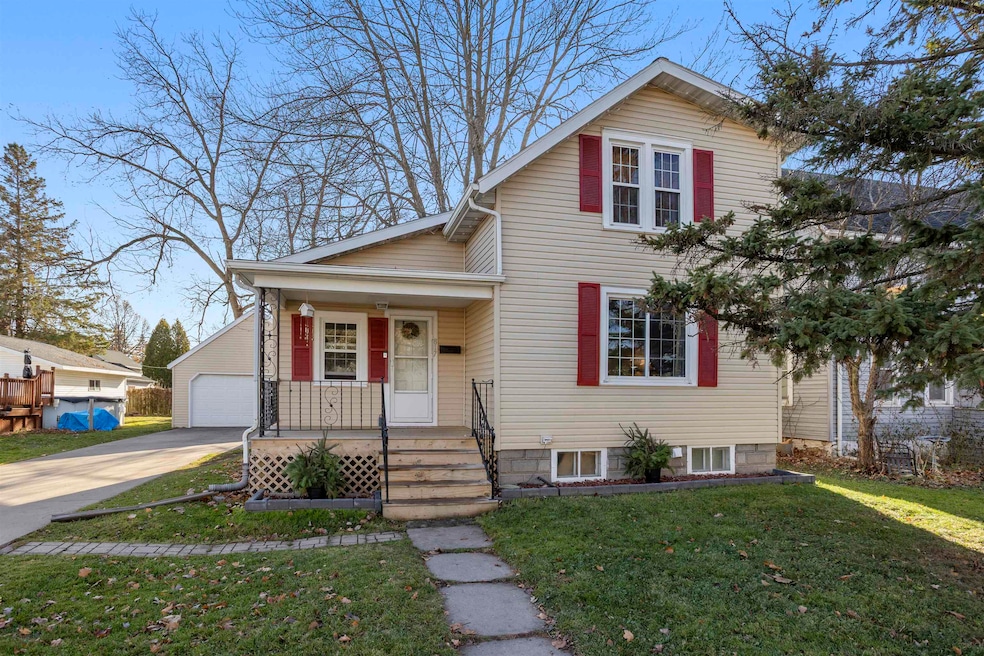 817 W Packard St, Appleton, WI 54914 - photo 1