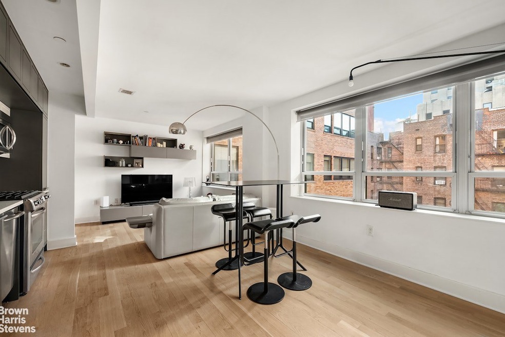 432 W 52nd St unit 5B, New York, NY 10019 - photo 1