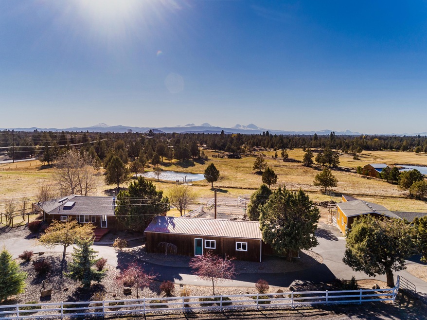 62425 Stenkamp Rd, Bend, OR 97701 - photo 1