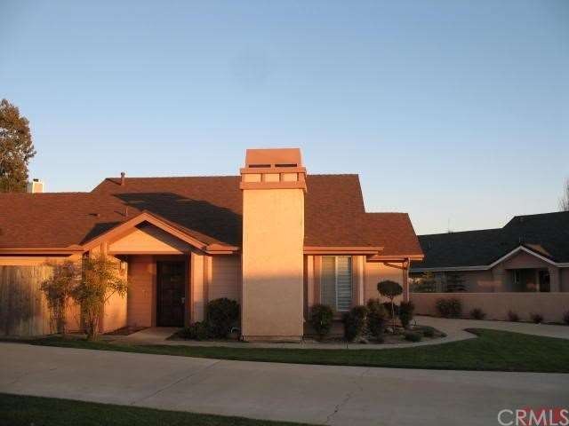 Sunset glow on the covered front entrance. Easy ca
