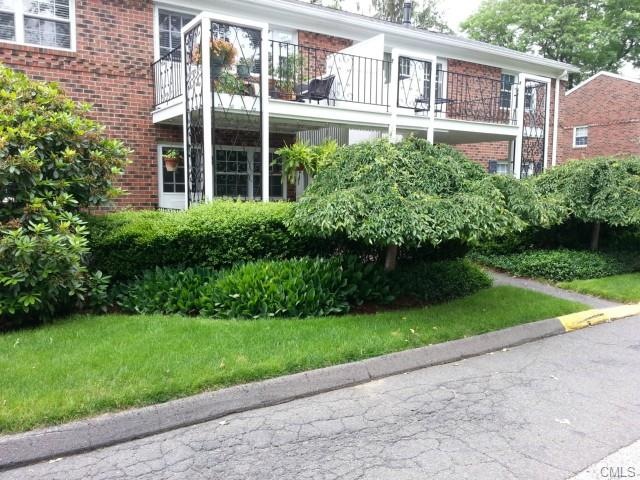 245 Unquowa Rd unit 29, Fairfield, CT 06824 - photo 1